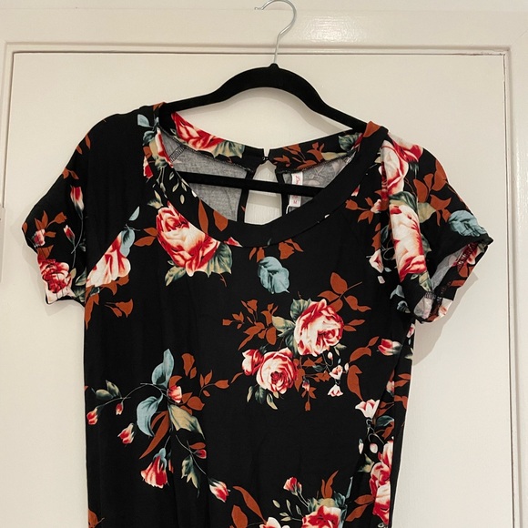 DouBCQ Floral Jumpsuit with Pockets - Size Medium - Picture 7 of 8